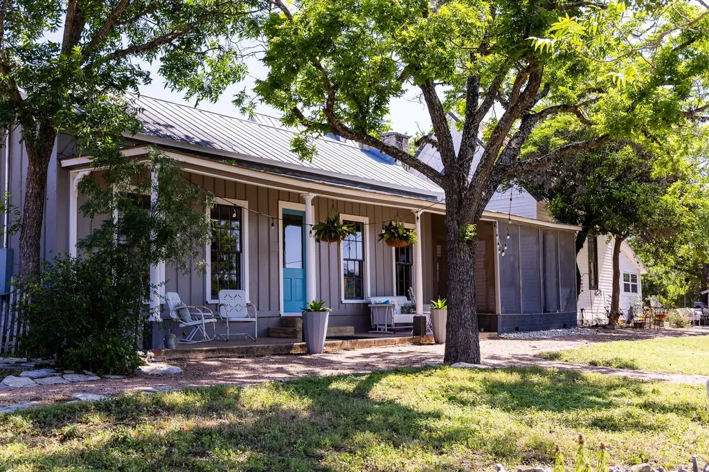 684 Stoneleigh Road Center Point TX 78010