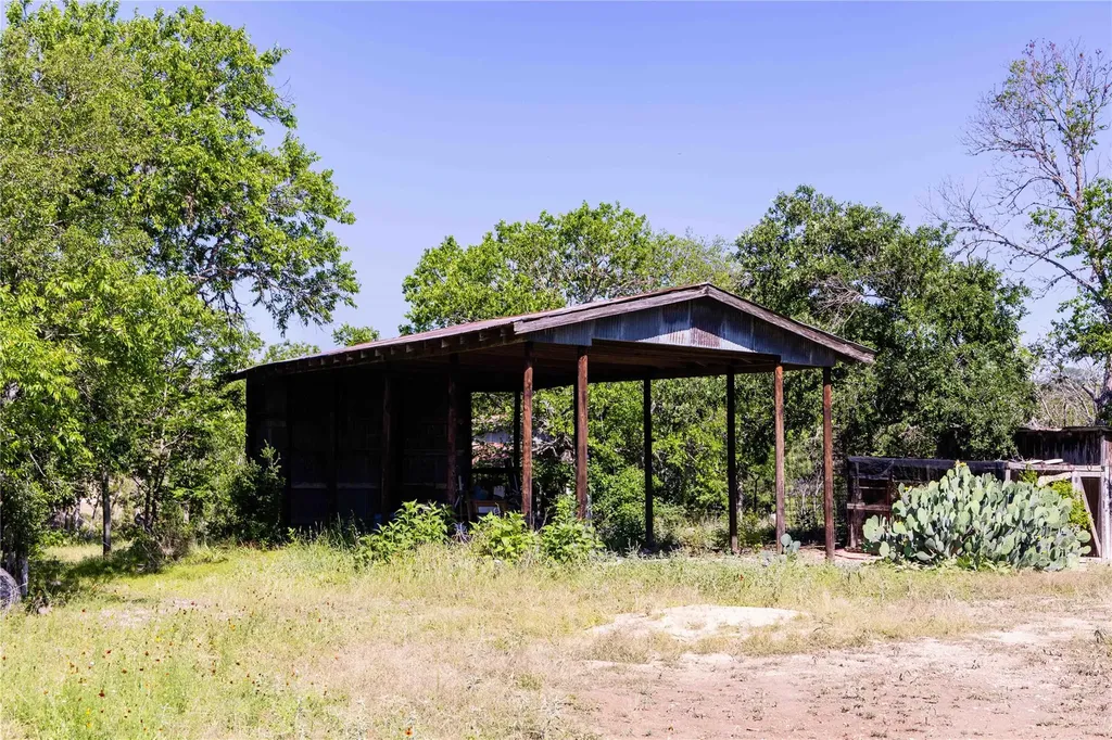 684 Stoneleigh Road Center Point TX 78010
