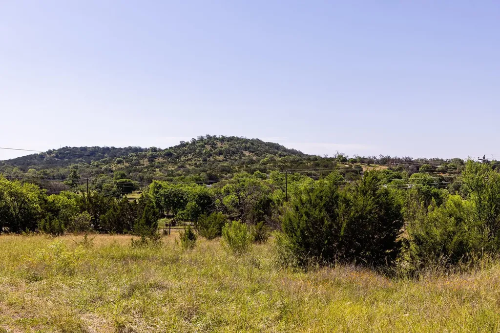 684 Stoneleigh Road Center Point TX 78010