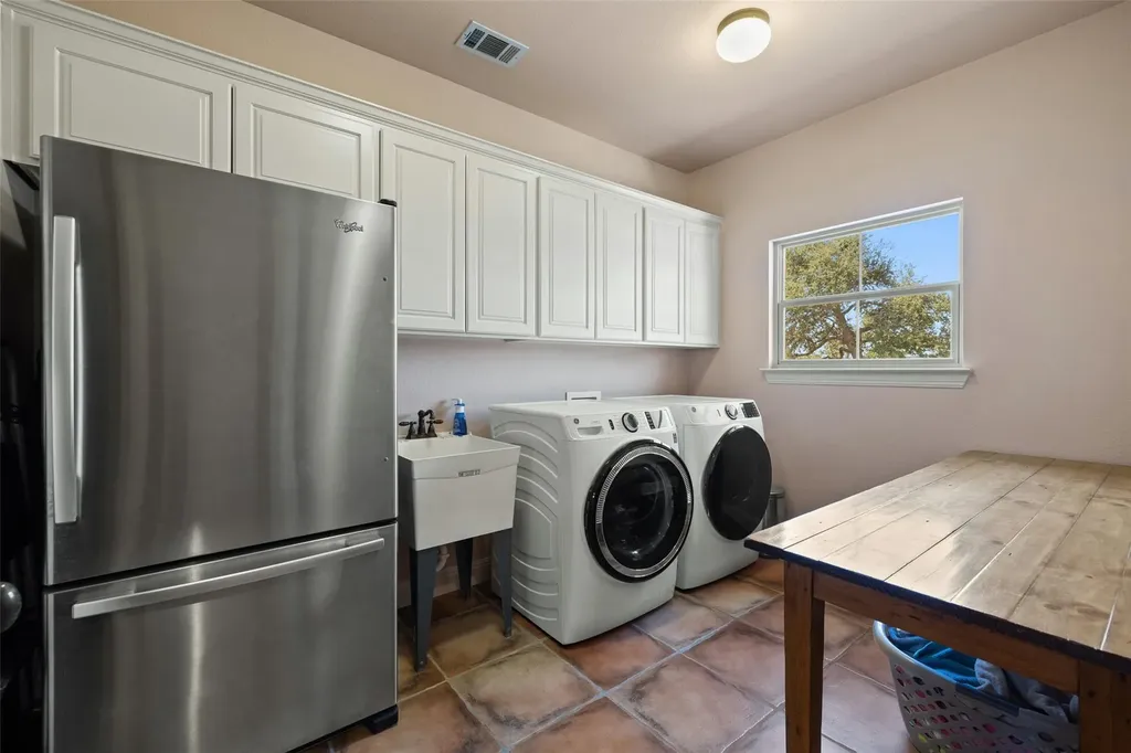 1120 Canyon View Road Dripping Springs TX 78620