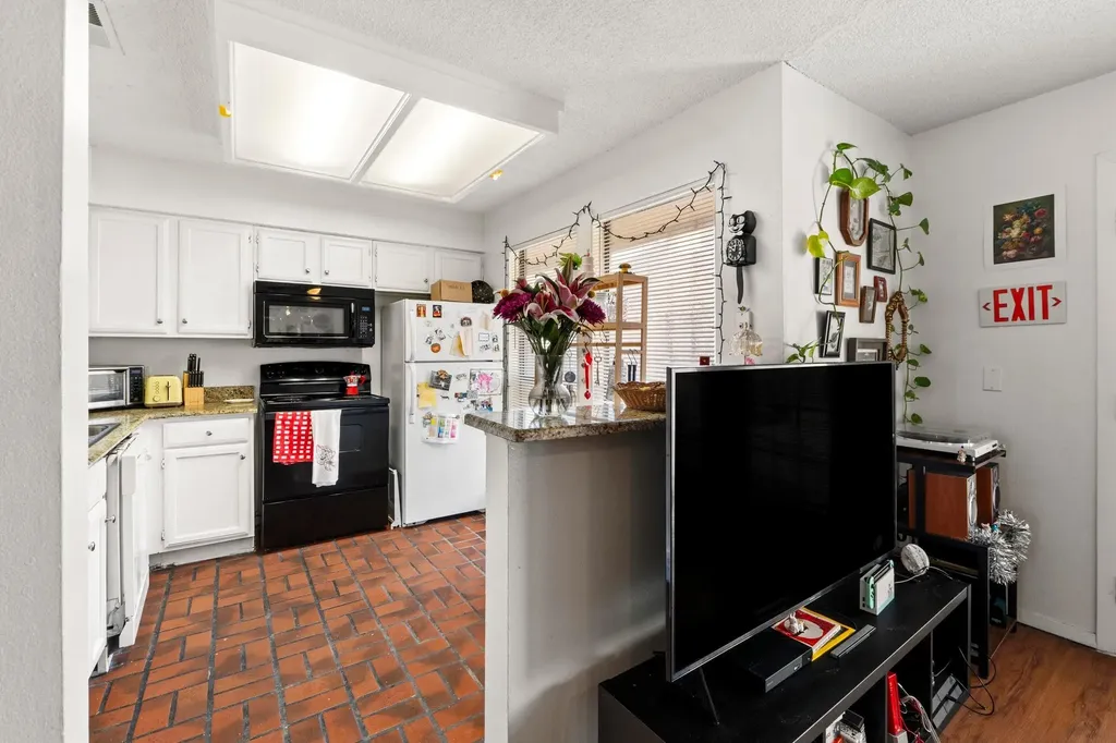 2110 Rio Grande Street Austin TX 78705