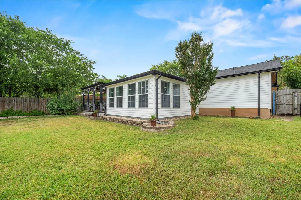 3908 Rolling Hill Round Rock TX 78681