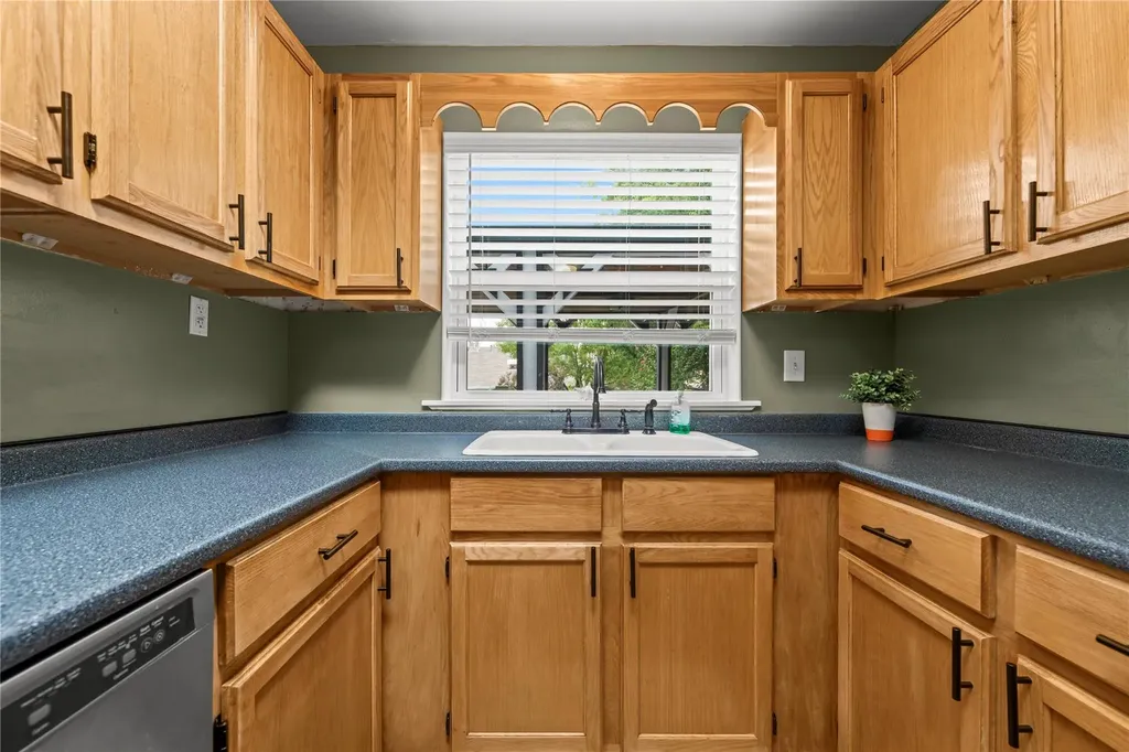 3908 Rolling Hill Round Rock TX 78681