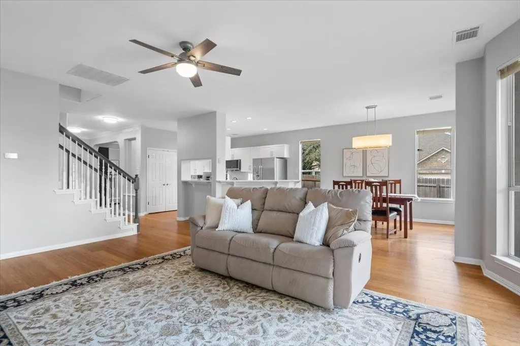 10801 Beachmont Lane Austin TX 78739