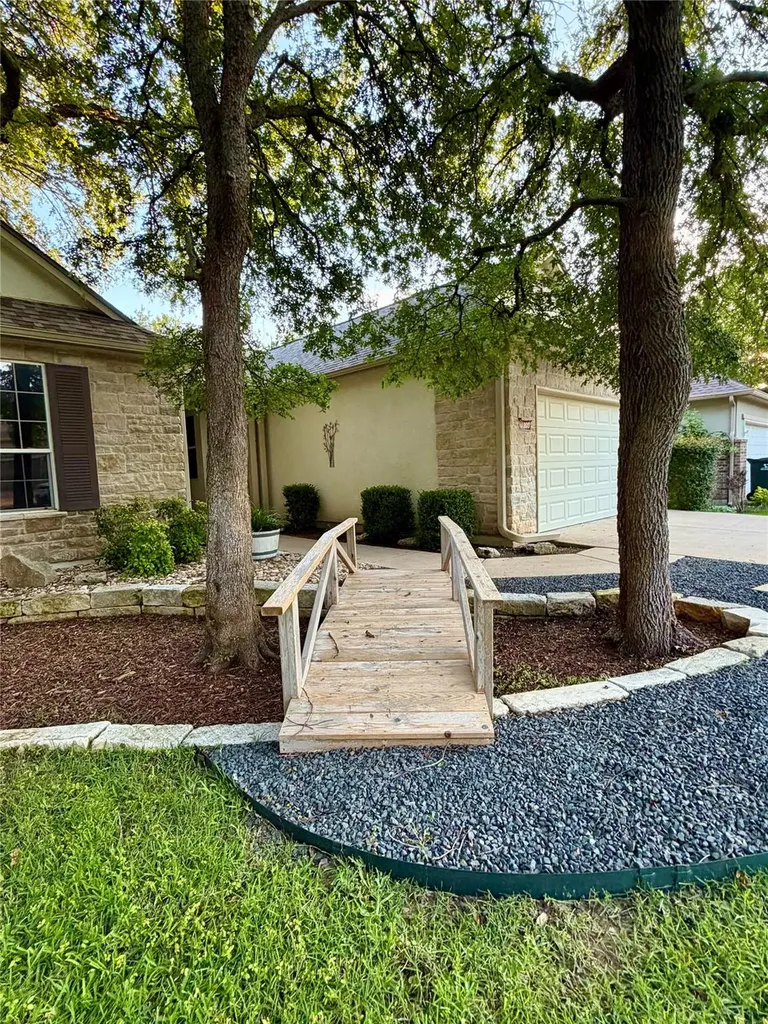 103 Harness Lane Georgetown TX 78633