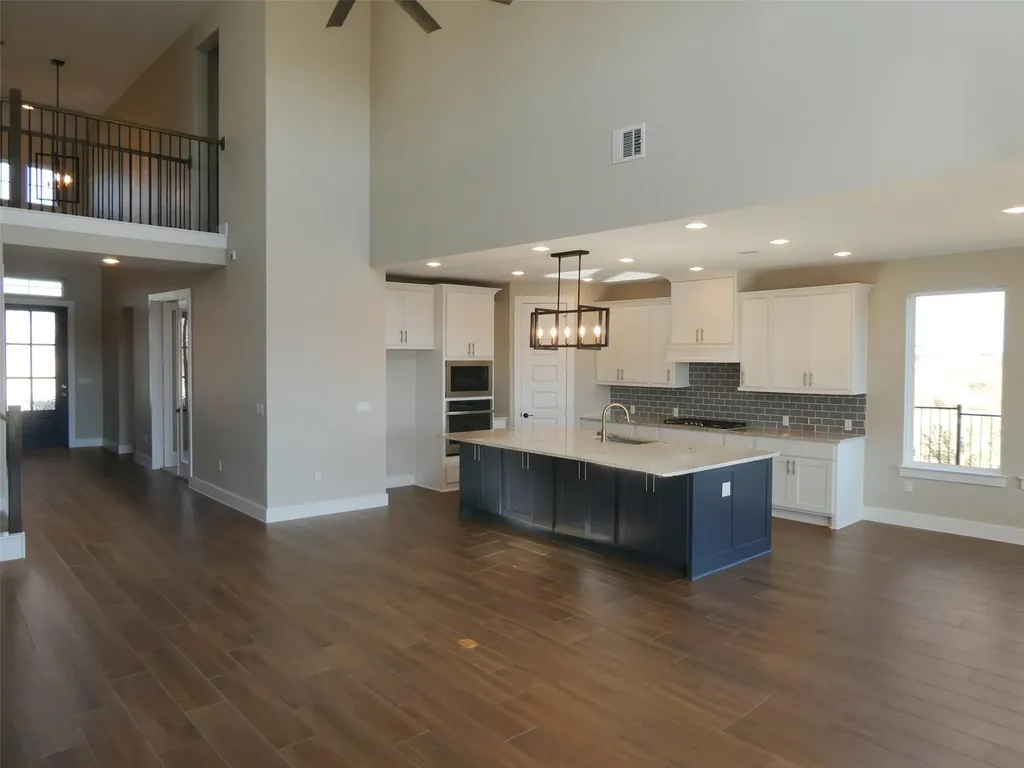 8621 Thompson Teal Trail Austin TX 78744
