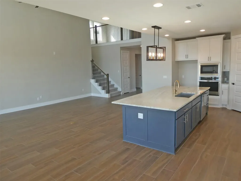 8621 Thompson Teal Trail Austin TX 78744