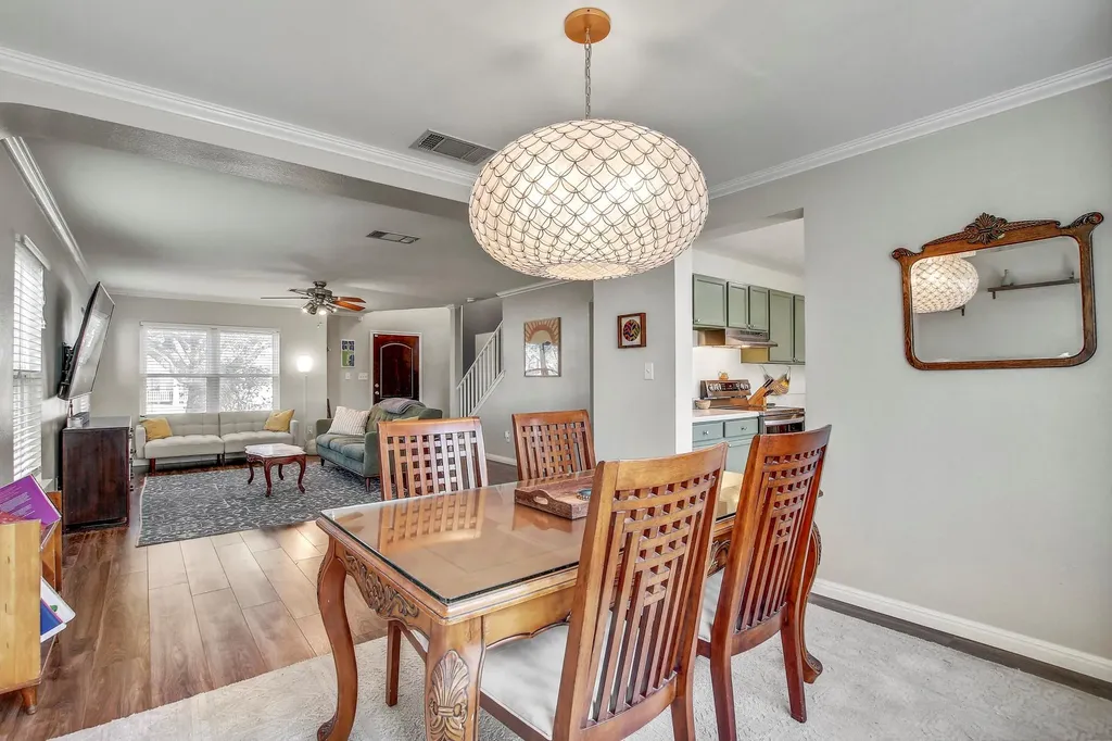 1317 Bradbury Lane Austin TX 78753