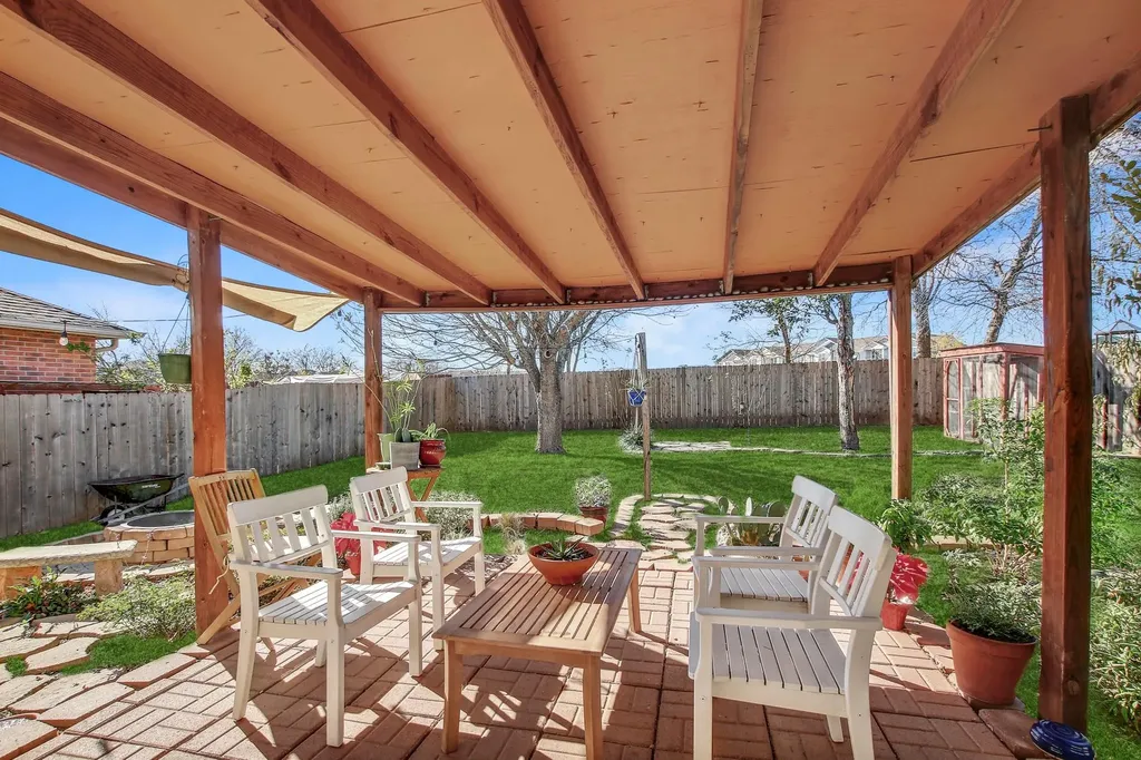 1317 Bradbury Lane Austin TX 78753