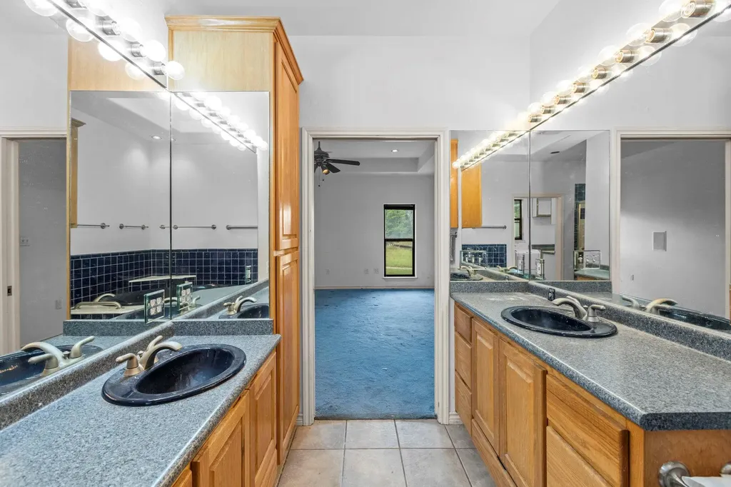 313 Lagoon Loop Horseshoe Bay TX 78657