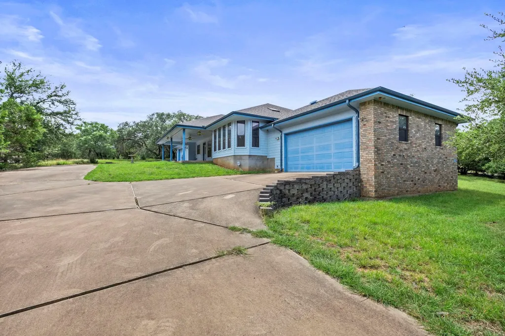 313 Lagoon Loop Horseshoe Bay TX 78657