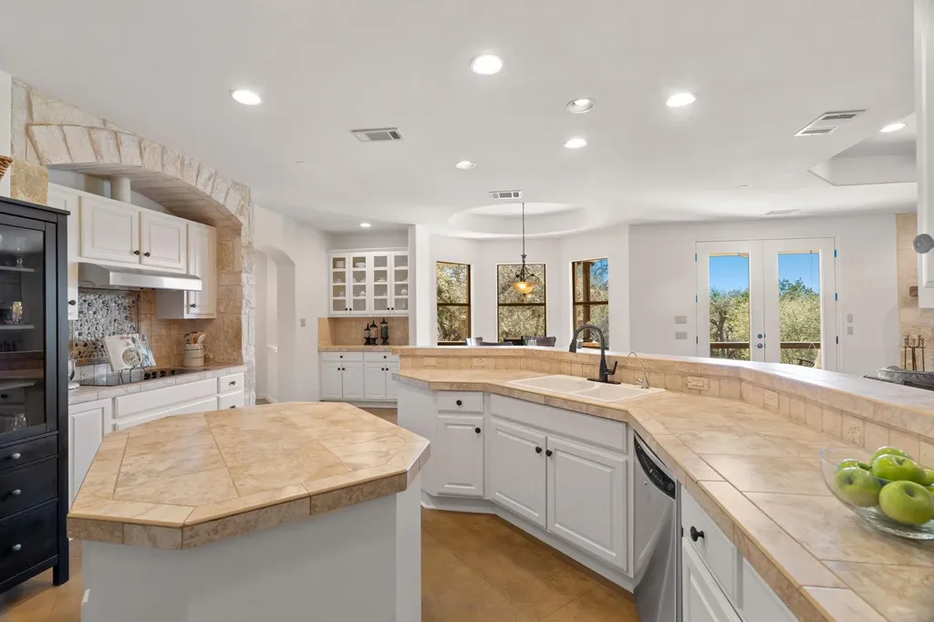 1426 Shelton Ranch Road Dripping Springs TX 78620