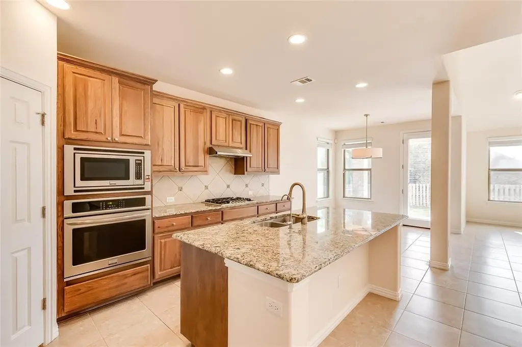 176 Venice Cove Austin TX 78737