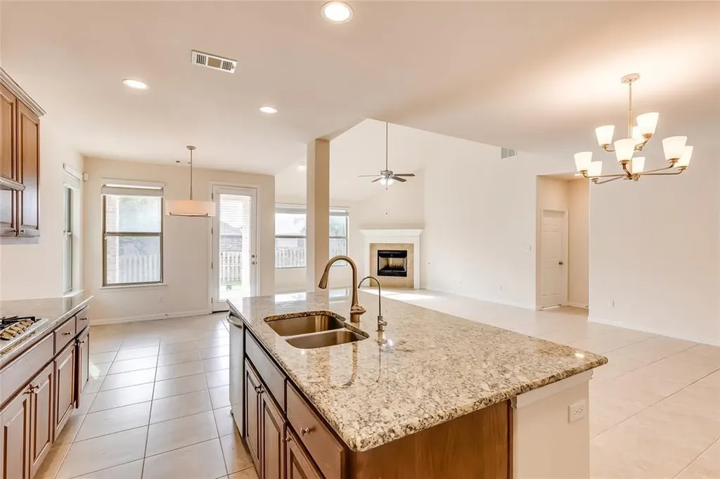 176 Venice Cove Austin TX 78737