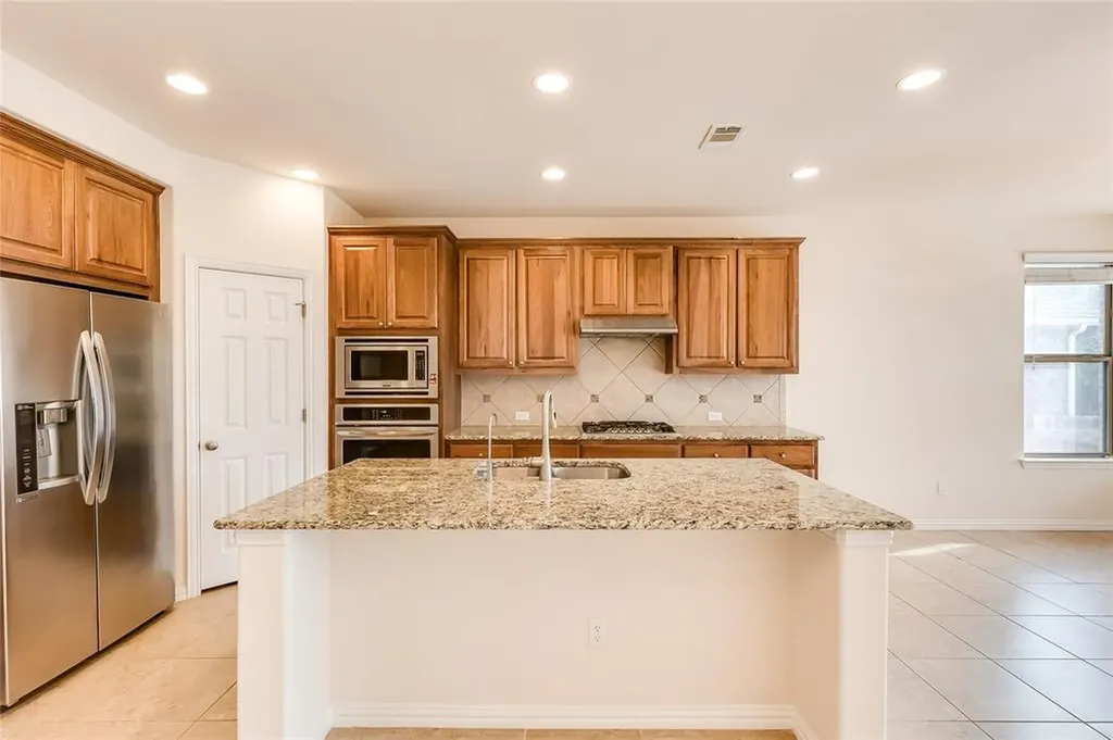 176 Venice Cove Austin TX 78737