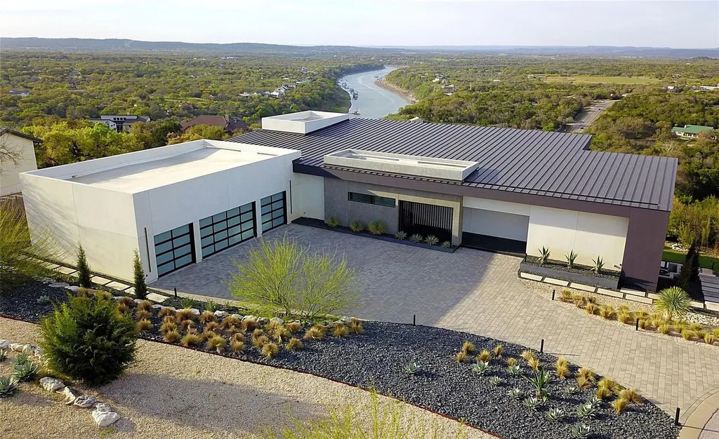 1702 Moonlight Trace Spicewood TX 78669