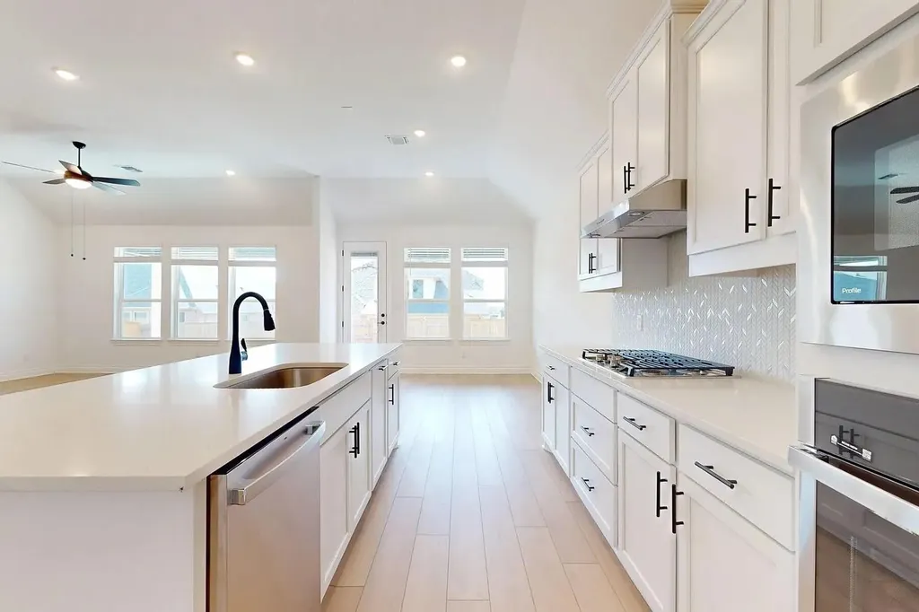 1208 White Daisy Lane Georgetown TX 78628