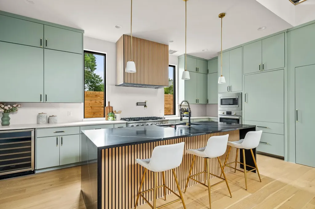1901 W Saint Johns Avenue Austin TX 78757
