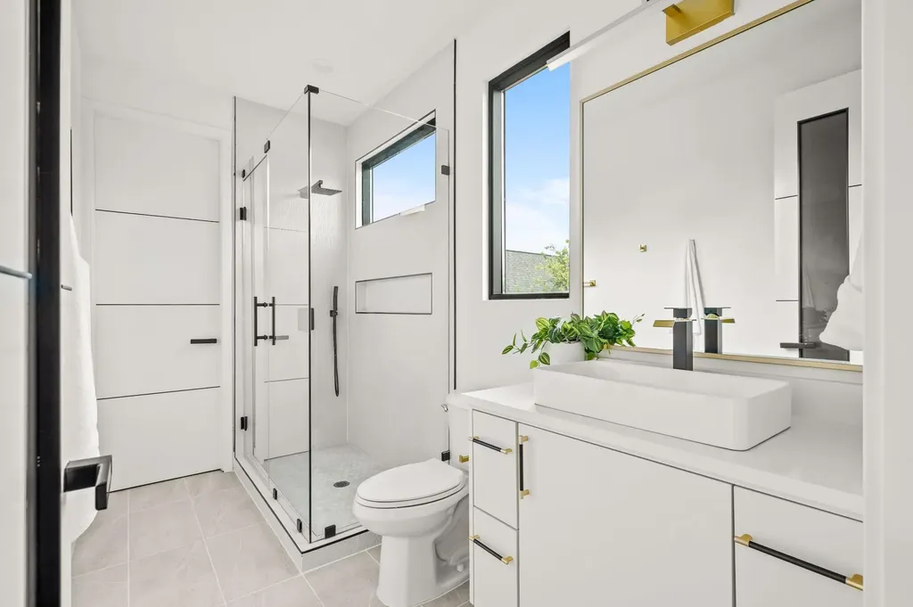 1901 W Saint Johns Avenue Austin TX 78757