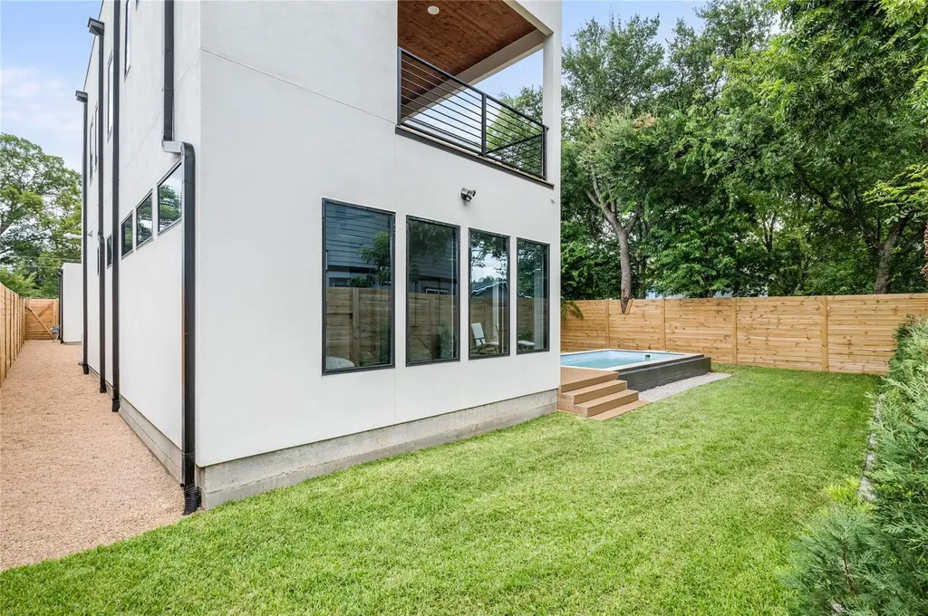 1901 W Saint Johns Avenue Austin TX 78757