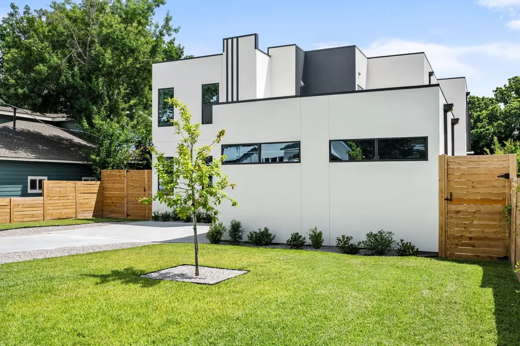 1901 W Saint Johns Avenue Austin TX 78757
