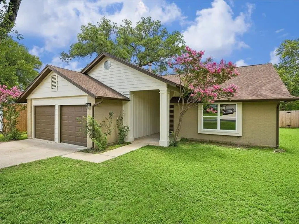 11621 Fence Post Trail Austin TX 78750