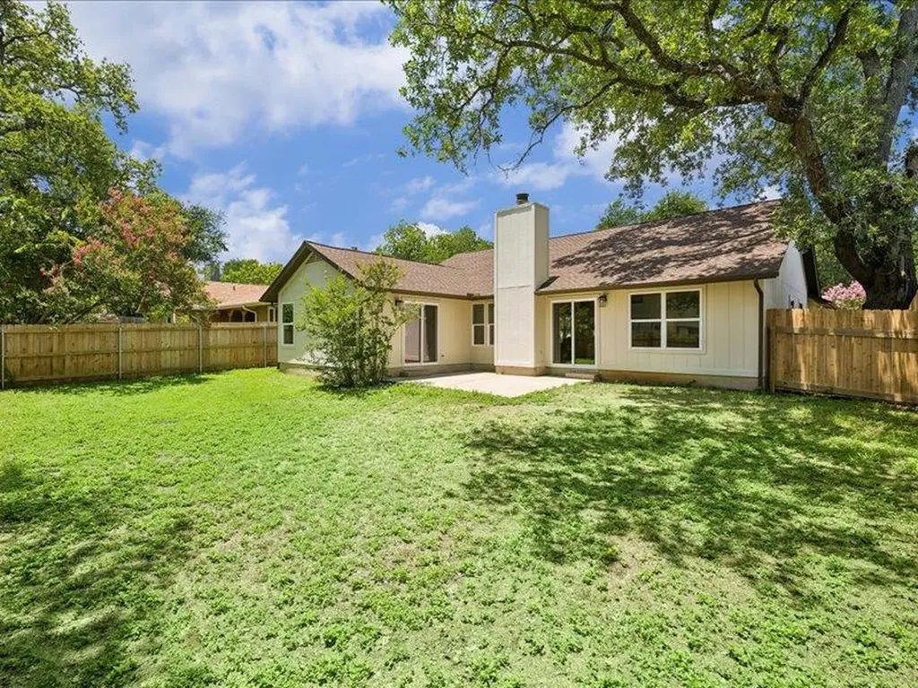 11621 Fence Post Trail Austin TX 78750