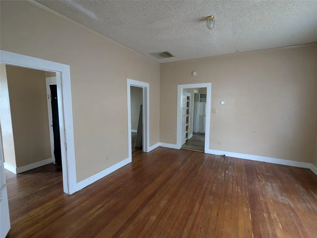 301 Park Street Taylor TX 76574