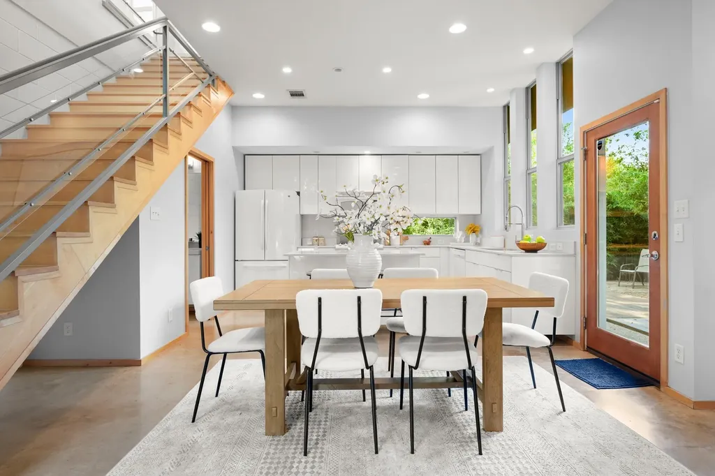 4418 Hank Avenue Austin TX 78745