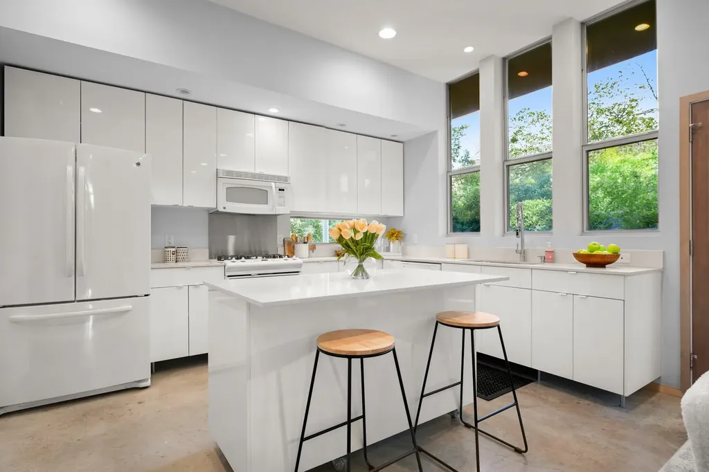 4418 Hank Avenue Austin TX 78745