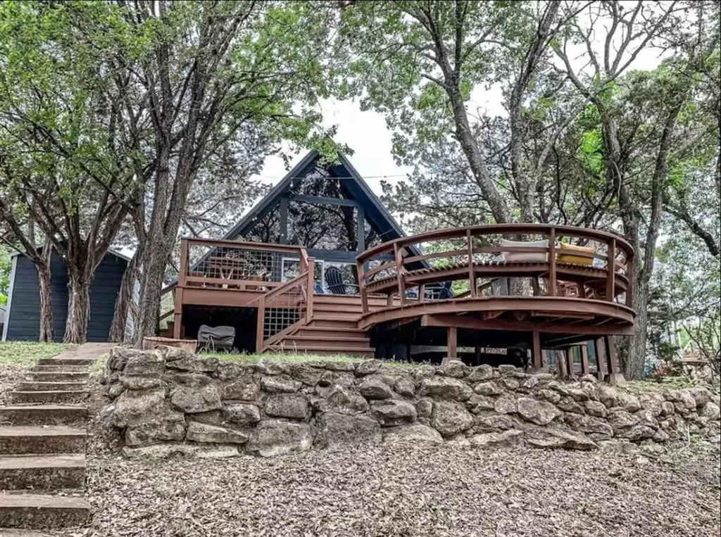 25404 Cove Drive Spicewood TX 78669
