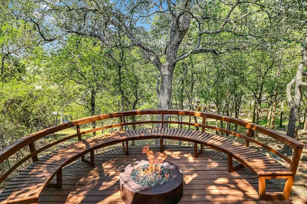 25404 Cove Drive Spicewood TX 78669