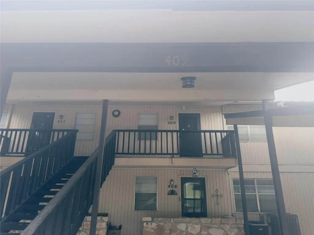1202 Hi Stirrup Horseshoe Bay TX 78657