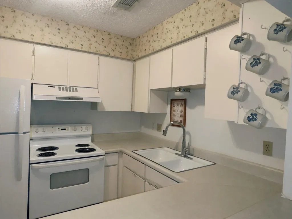 1202 Hi Stirrup Horseshoe Bay TX 78657