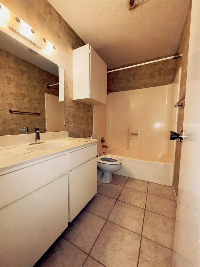 1202 Hi Stirrup Horseshoe Bay TX 78657
