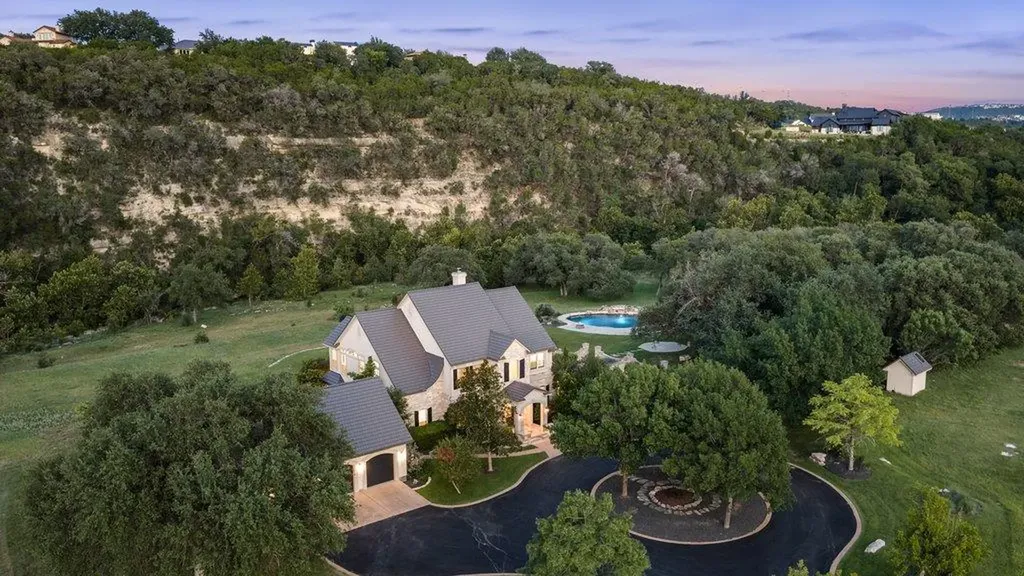 4605 Wild Cow Cove Spicewood TX 78669