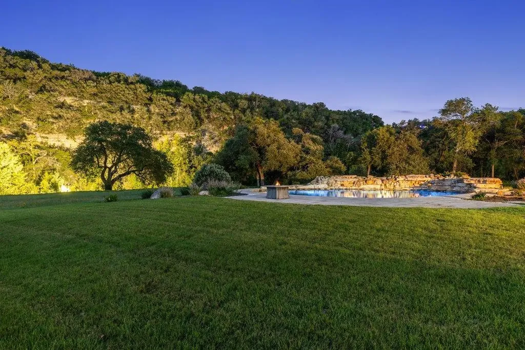 4605 Wild Cow Cove Spicewood TX 78669