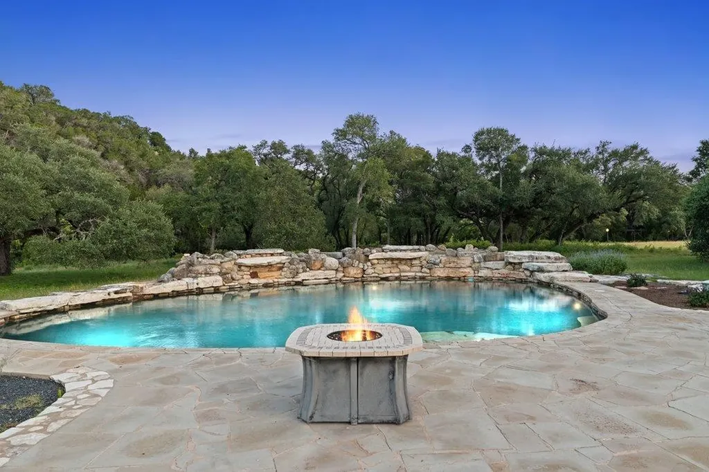4605 Wild Cow Cove Spicewood TX 78669