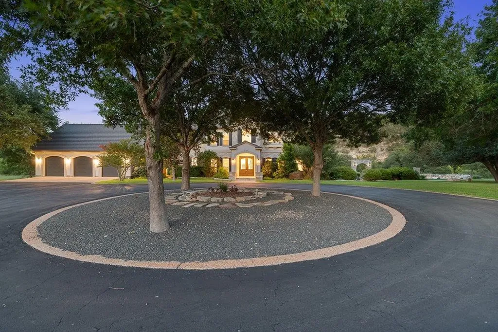 4605 Wild Cow Cove Spicewood TX 78669