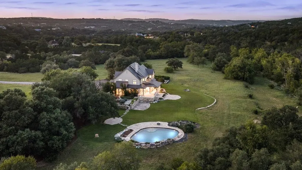 4605 Wild Cow Cove Spicewood TX 78669