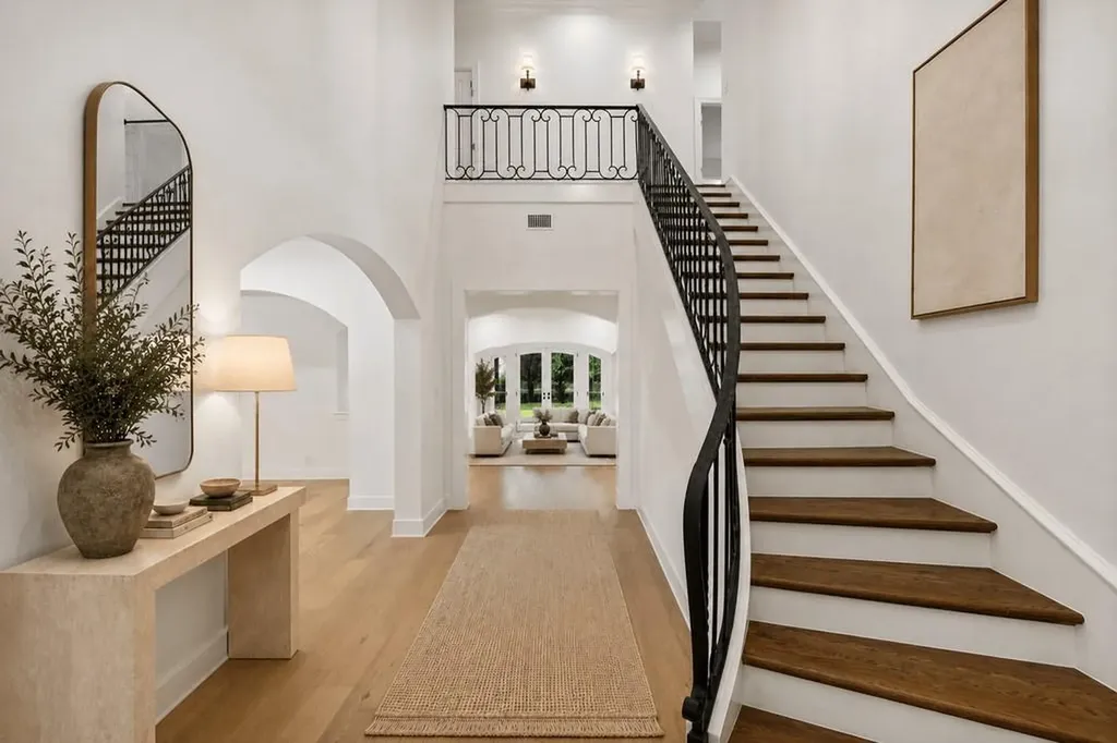 4605 Wild Cow Cove Spicewood TX 78669