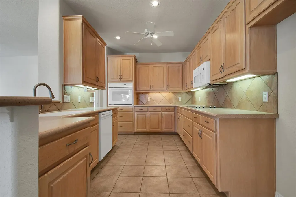 102 Lavaca Lane Georgetown TX 78628