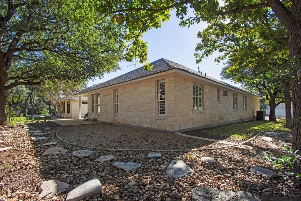 102 Lavaca Lane Georgetown TX 78628
