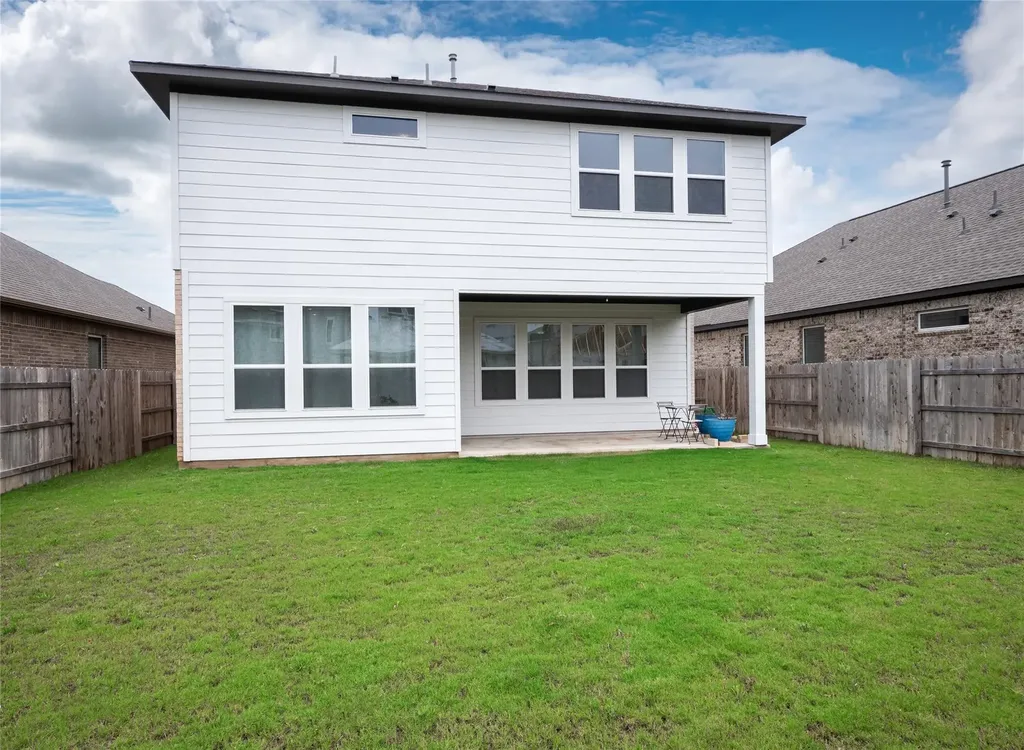 321 Lariat Loop Liberty Hill TX 78642