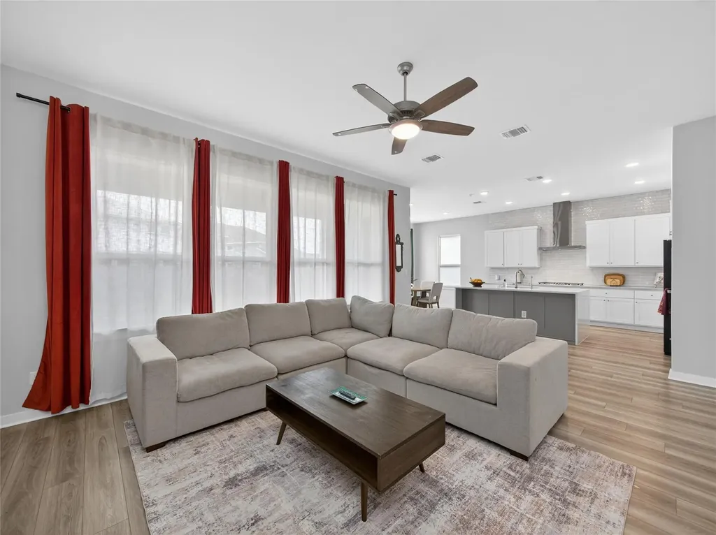 321 Lariat Loop Liberty Hill TX 78642