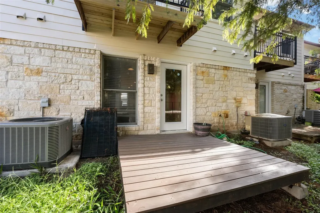 6900 E Riverside Drive Austin TX 78741