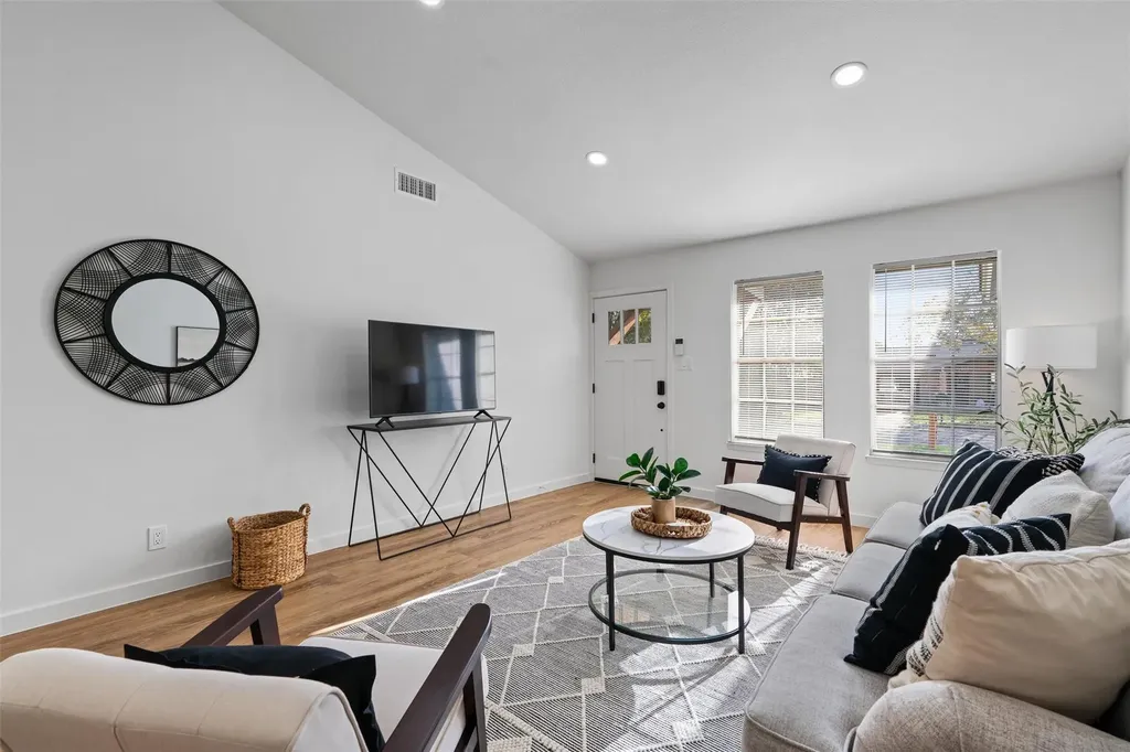 800 Huntingdon Place Austin TX 78745