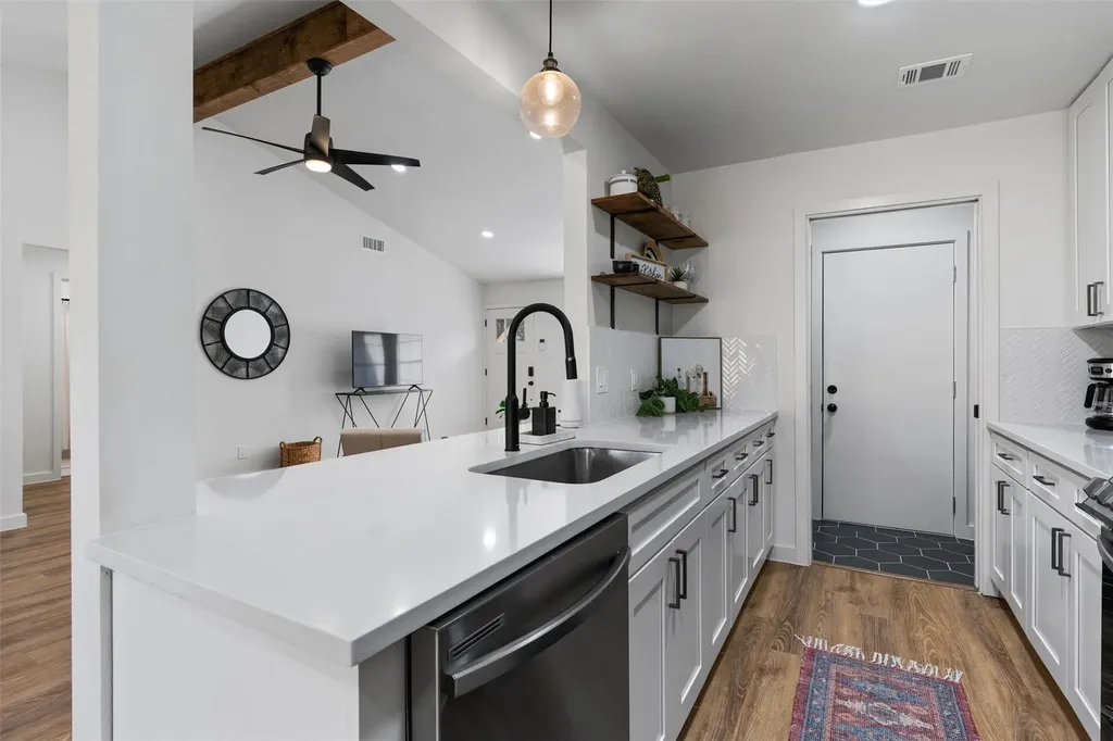 800 Huntingdon Place Austin TX 78745