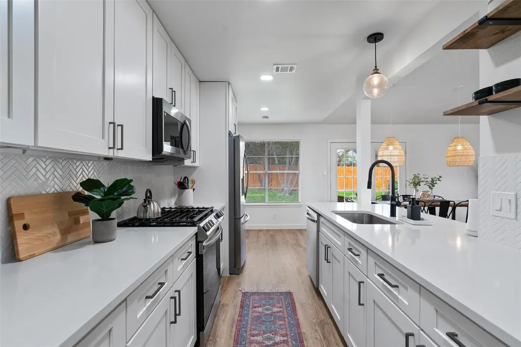 800 Huntingdon Place Austin TX 78745