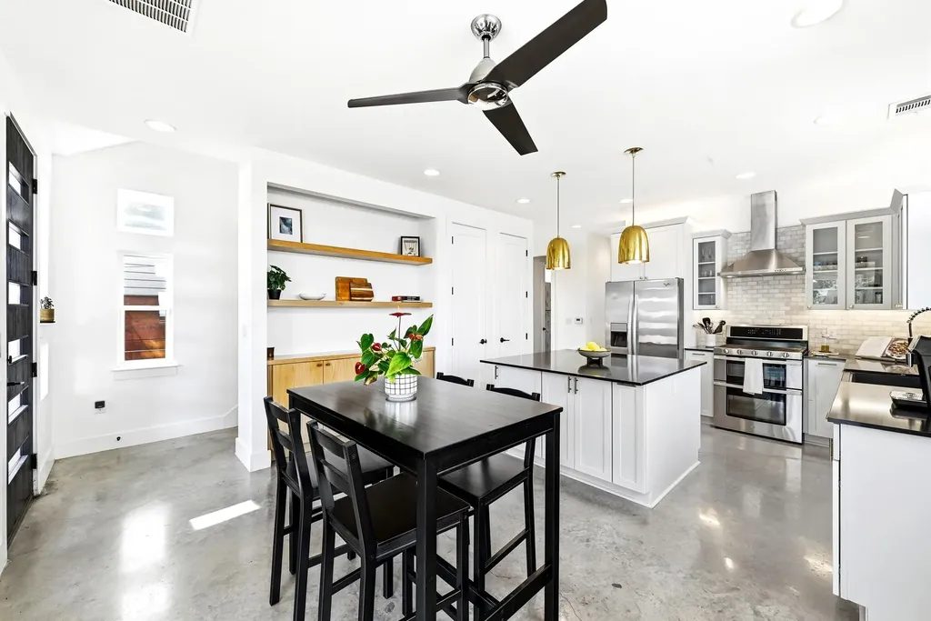 1704 E 13th Street Austin TX 78702
